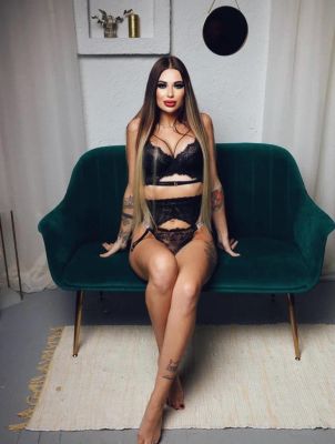 Dubai ebony woman available for a sex date on $site_name for AED 1500 per hour