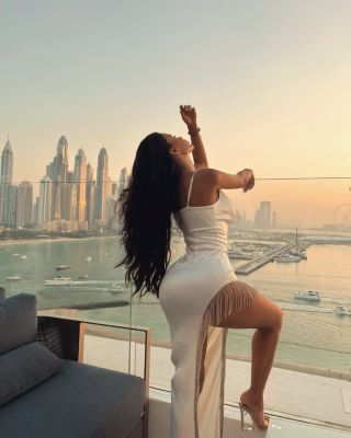 Holly, photos from the adult website sexodubai.com