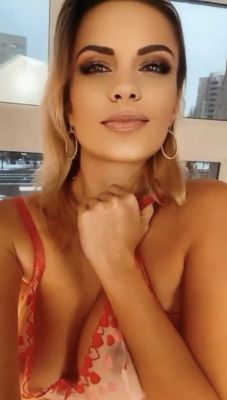 Arianna is one of the cheap call girls in UAE. Sex from AED 1800 