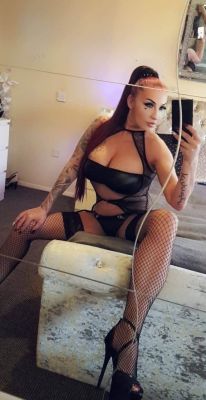 Francesca - escort lady for your pleasure for AED 2500 per hour