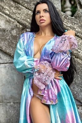 Black female escort Hanna in UAE