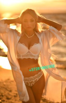 Dubai escort girl Farren available for hot sex