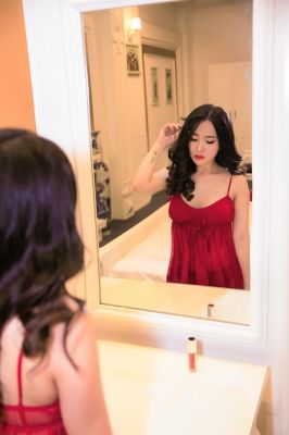 Clarke is an escort at a cheap price, AED 3000 per hour