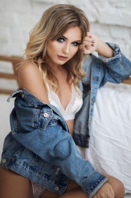 21 y.o escort for bdsm session