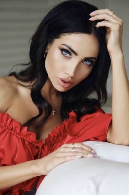 Dubai escort of asian origin Sarah, 22 y.o.