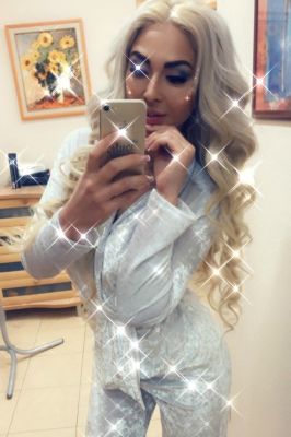 Kaelyn - 27 year-old milf escort in UAE