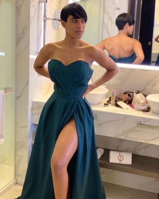 Zoe - escort lady for your pleasure for AED 1800 per hour