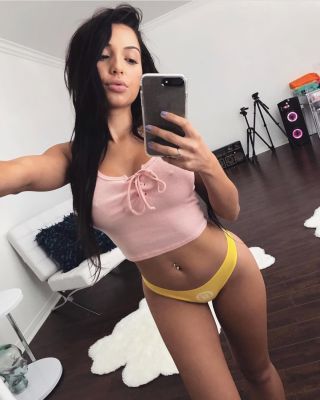 Escort call girl from UAE will be yours tonight