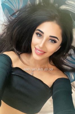 Escort babe Roxanne in Dubai