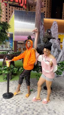 Cheap independent escort Renee charges AED 1800/hr