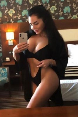 Sex with french woman in UAE, call +971 15 931 8789