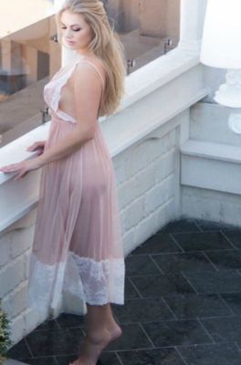 Latin escort Harriet in Dubai, AED 3000 per hour