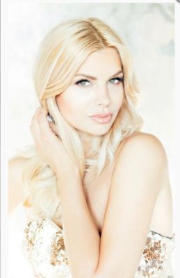 Cheap female escort for sex and OWO: from AED 3000 