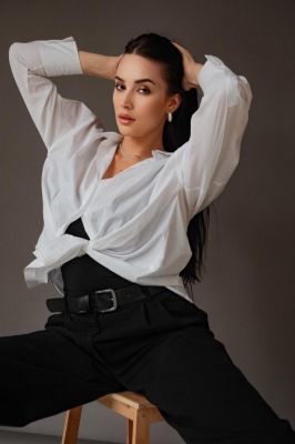 Photos of hooker Isobel in sexy escort ads on sexodubai.com