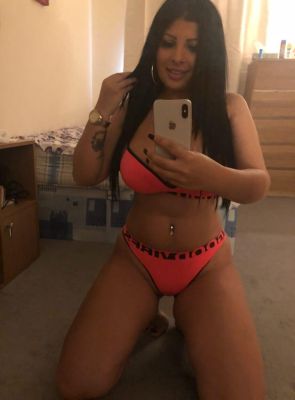 Escort call girl from UAE will be yours tonight