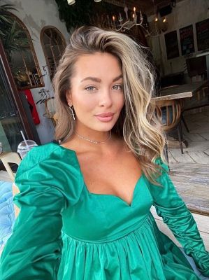 Sex with a hooker in Dubai: Emilia