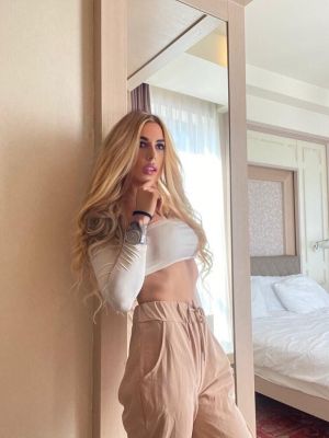 Massage girl in Dubai: Margarida (21 y.o.)