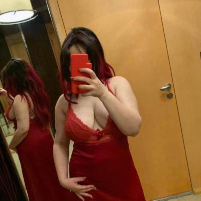 Dubai escort of asian origin Mel, 26 y.o.