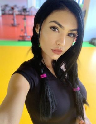 Cheap escort Jasmine: rate from AED 2500 per hour