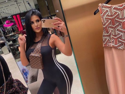 Valentia invites for incall massage in Dubai