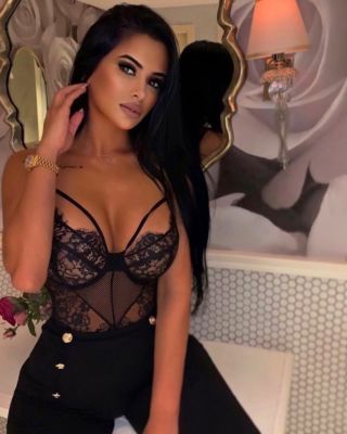 Book Valentia on escort classifieds