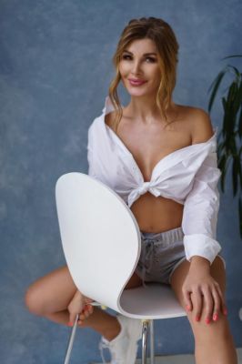 Want to find an escort in Dubai? Book Jovee, age 28