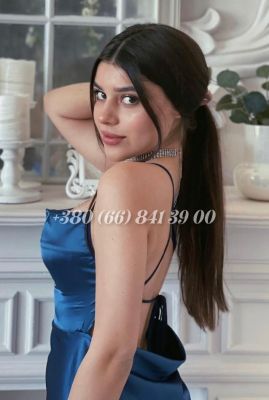 Arab escort in Dubai: Crystal, 32 years of age