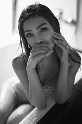 Escort Mary in Dubai for massage