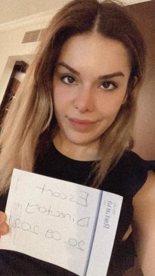 Invite UAE outcall escort Cecilia to your flat or hotel room