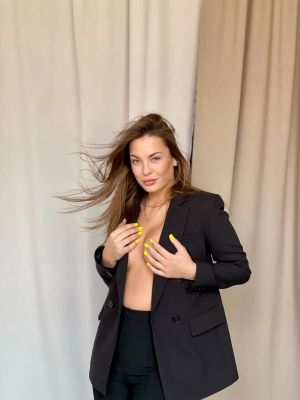 VIP treatment from 24 year-old elite escort Rhea