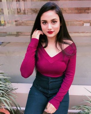 Girl escort service in Dubai from Yulia