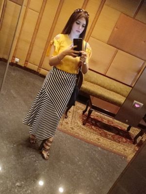 Cheap independent escort Zoey charges AED 3000/hr