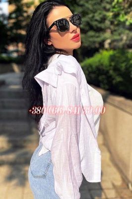 Isabelle, photos from the escorts site sexodubai.com