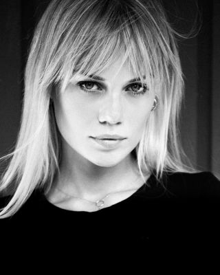 Dubai indian escort Antigone, weight 67 kg, 171 cm tall