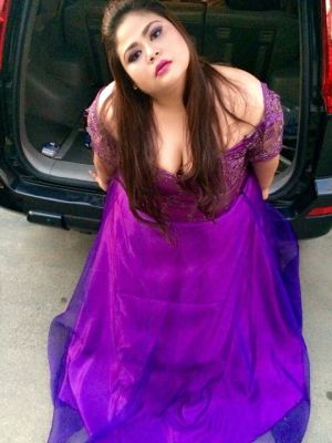 Call a girl Felicity to enjoy professional blowjob for AED 1500