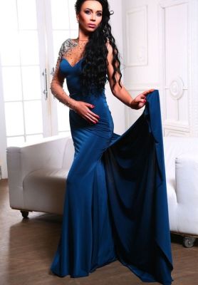 Mel - 32 year-old milf escort in UAE