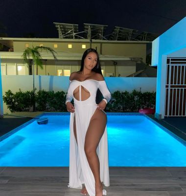 Lesbian escort in Dubai for a kinky date: +971 83 890 8432 