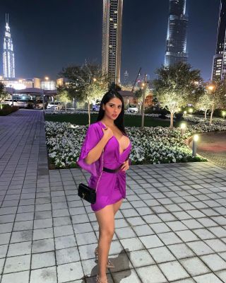 Beautiful escort elite girl Cecilia will be your perfect company in UAE