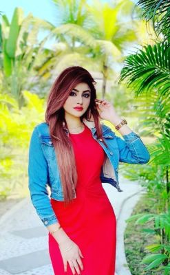 Orla, photos from the adult website sexodubai.com