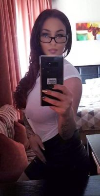  Lia escorts local men and tourists in Dubai