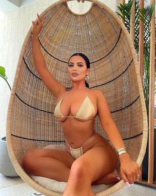 Cheap outcall escort Nadine will visit you in Dubai for sex