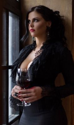 female escort Lorena