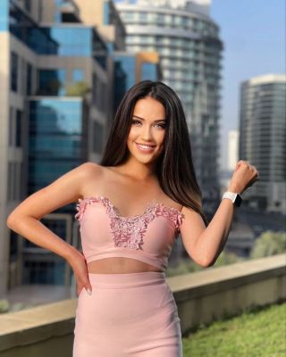 UAE hooker Tania for sex for AED 3000