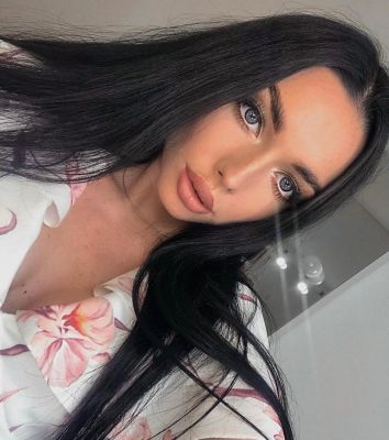 Mature escort of UAE does a BJ for AED 1500