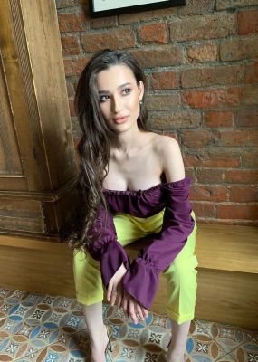 Arab escort in Dubai: Trisha, 24 years of age