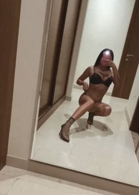 Enjoy Dubai sex massage done by escort Kiara
