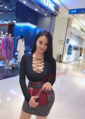 Play with sub escort Julia in Dubai