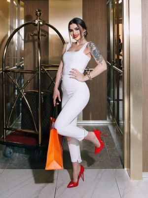 One of the most beautiful call girls in Dubai: Kace, 172 cm, 69 kg