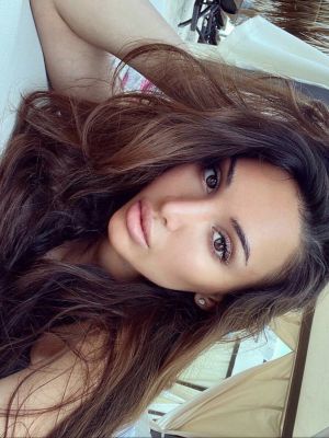 Dubai call girl Aisha available for booking 24 7