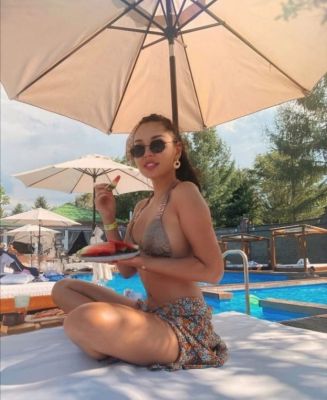 One of the most beautiful call girls in Dubai: Sarah, 176 cm, 74 kg